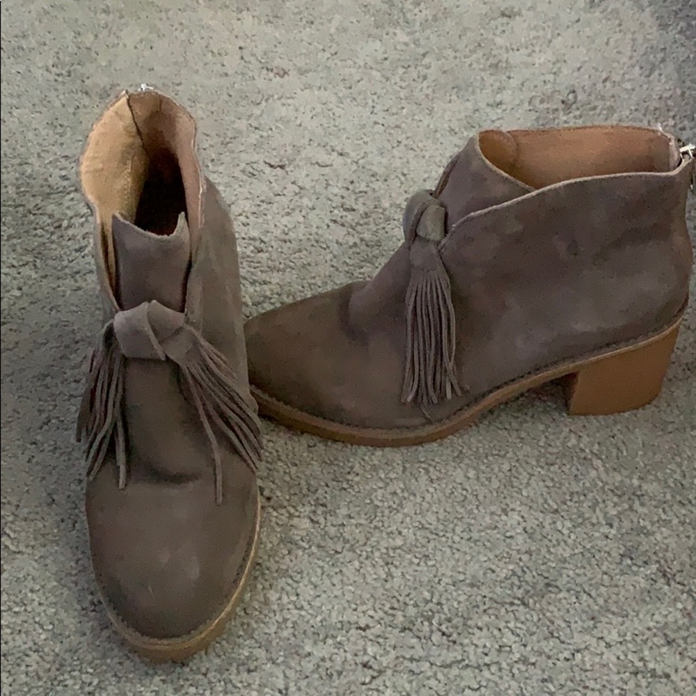 UGG Kasen women’s booties